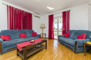 Living room | TV - Apartments and Room Villa Niko (Bol)