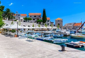 City view from property - Apartments and Room Villa Niko (Bol)