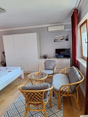 Apartment (A2)