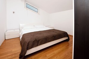 Apartment (A2)