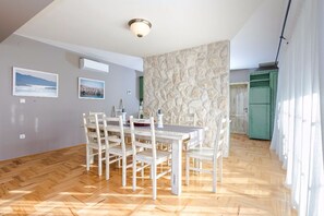 Apartment (A6) | Dining - Apartments Vanja (Novalja)