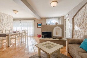 Apartment (A6) | Dining - Apartments Vanja (Novalja)