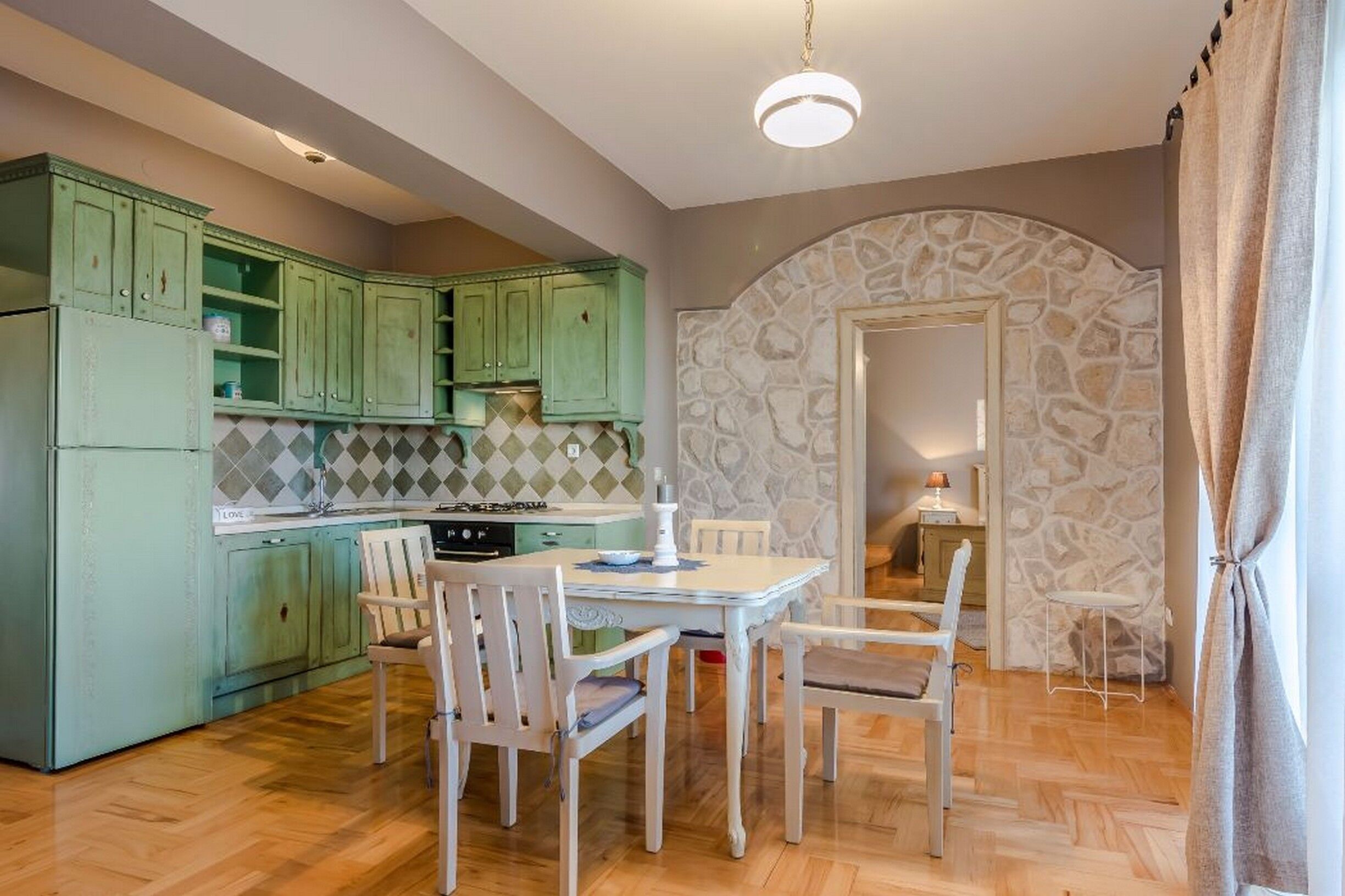 Apartment (A3) | Eigene Küche | Kühlschrank, Mikrowelle, Herdplatte, Espressomaschine