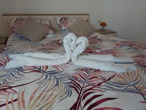 Iron/ironing board, free WiFi, bed sheets