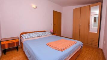 Apartment (A1) | 1 Schlafzimmer, kostenloses WLAN, Bettwäsche