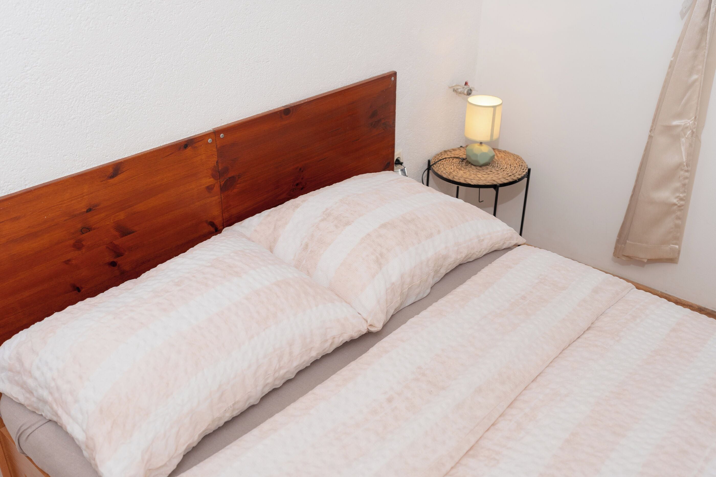 Studio (A2) | Free WiFi, bed sheets