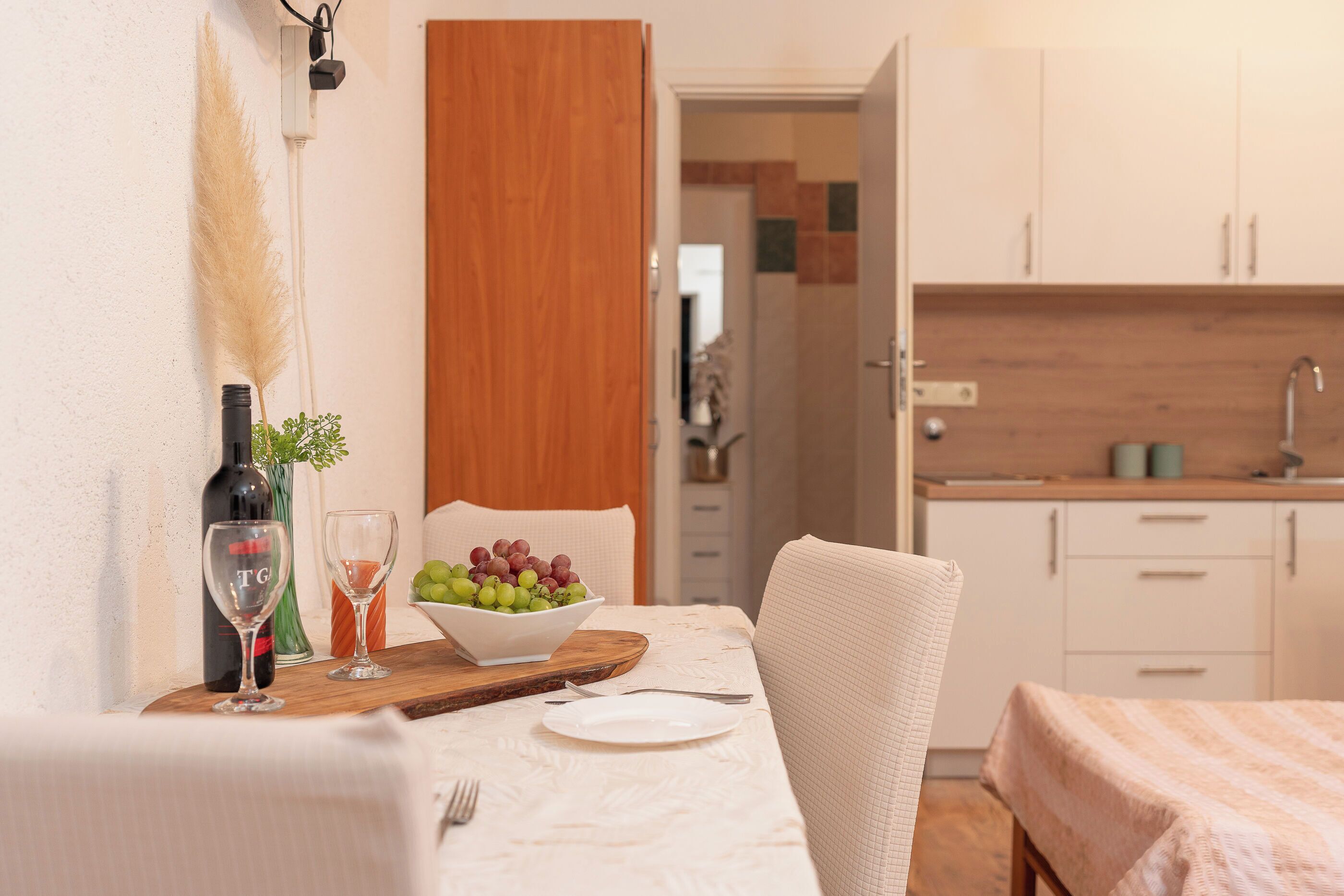 Monolocale (A2) | Cucina privata | Frigorifero, piano cottura, pentole/stoviglie/utensili