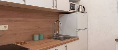 Studio (A2) | Private kitchen