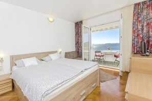 Free WiFi, bed sheets - Apartments Vlasta (Tribunj)