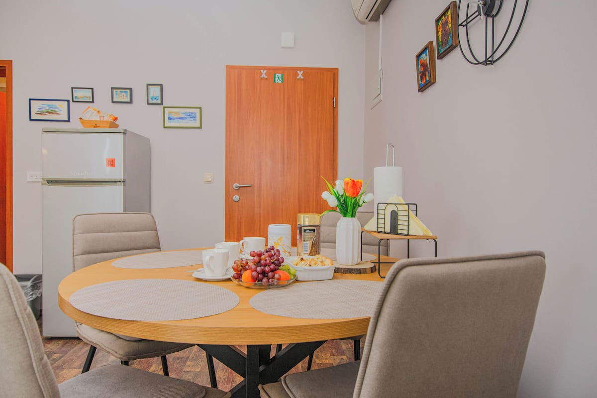 Apartment (A3) | Dining