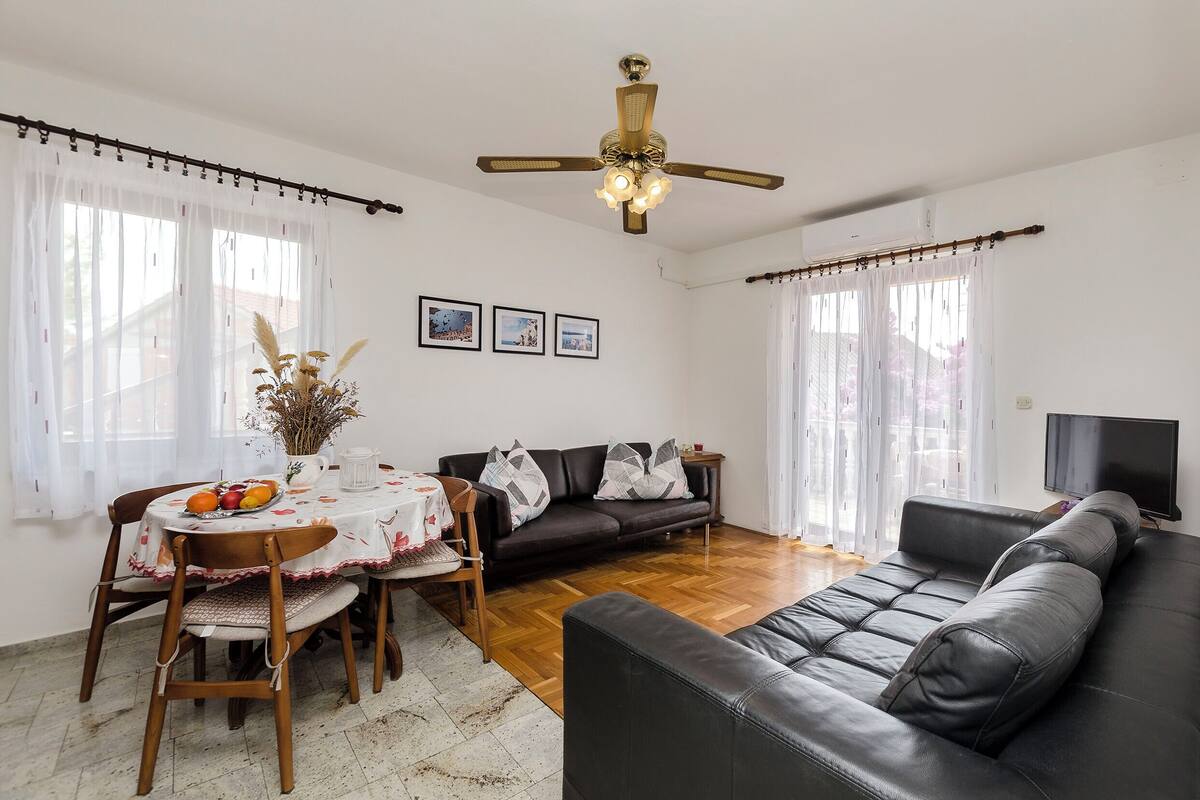 Apartment (A2) | Living area