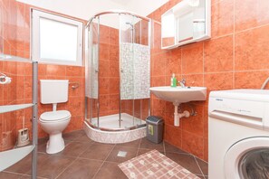 Kamar mandi | Shower