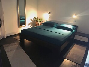 Apartment (A2)