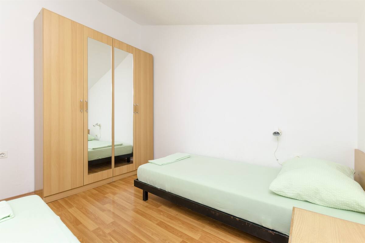 4 bedrooms