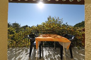 Kamar (S1) | Balkon