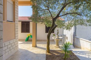 Building design - Apartments Ksenija (Rogoznica)