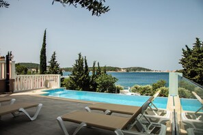 Outdoor pool - Apartments Ksenija (Rogoznica)
