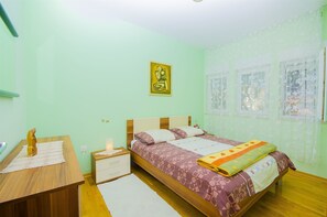 6 bedrooms, free WiFi - Apartments Ksenija (Rogoznica)