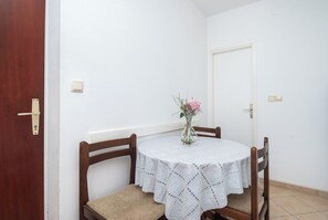 Apartment (A1) | Dining