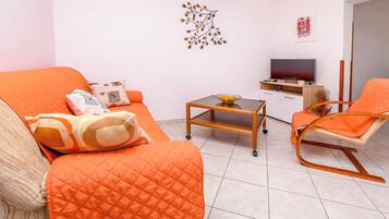 Căn hộ (A2) | Phòng khách