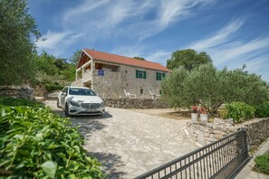 Building design - House Radojka (Tisno)