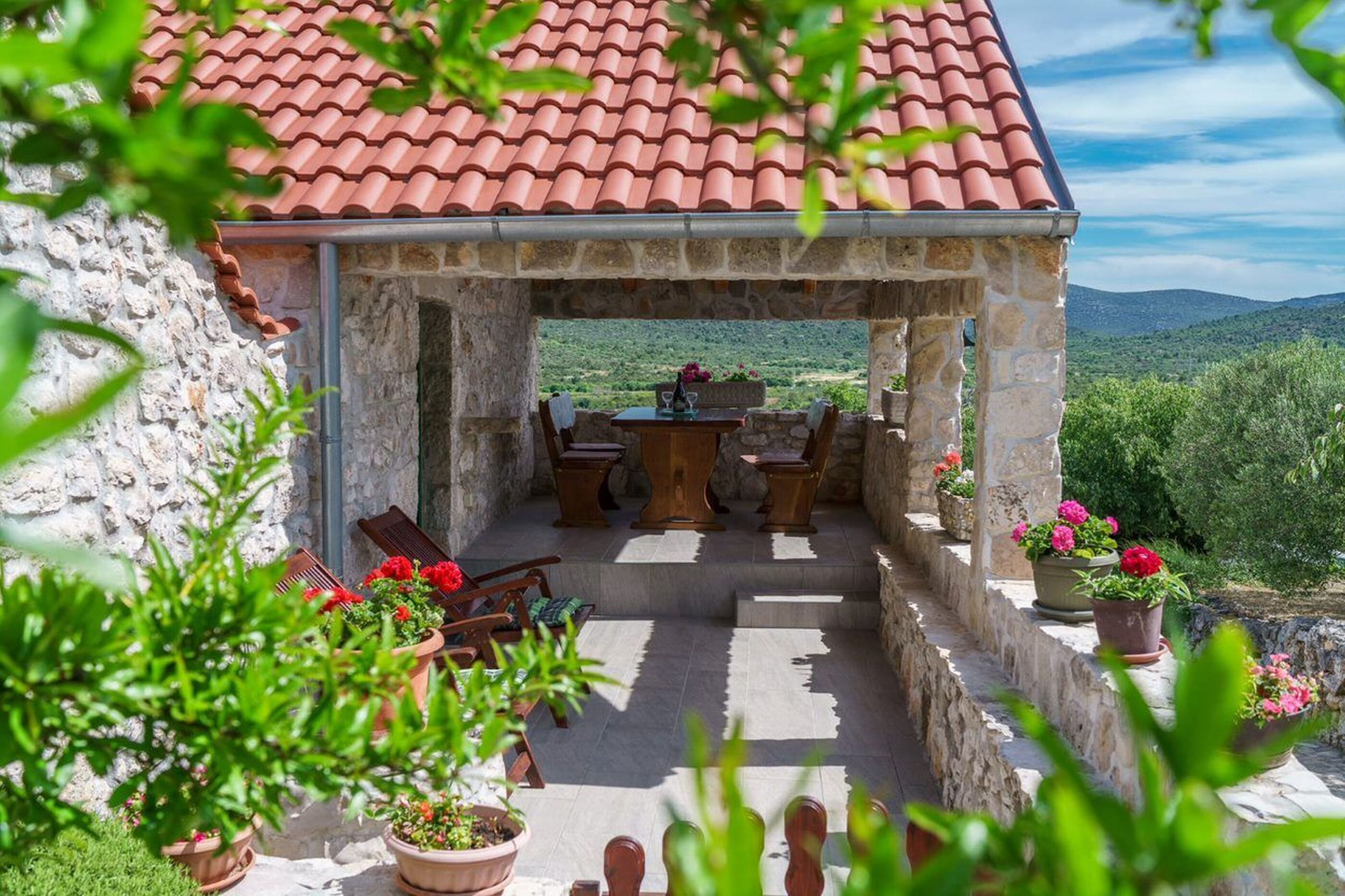 Kiến trúc tòa nhà