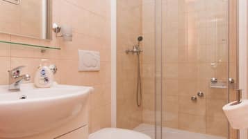 Studio (A1) | Bathroom