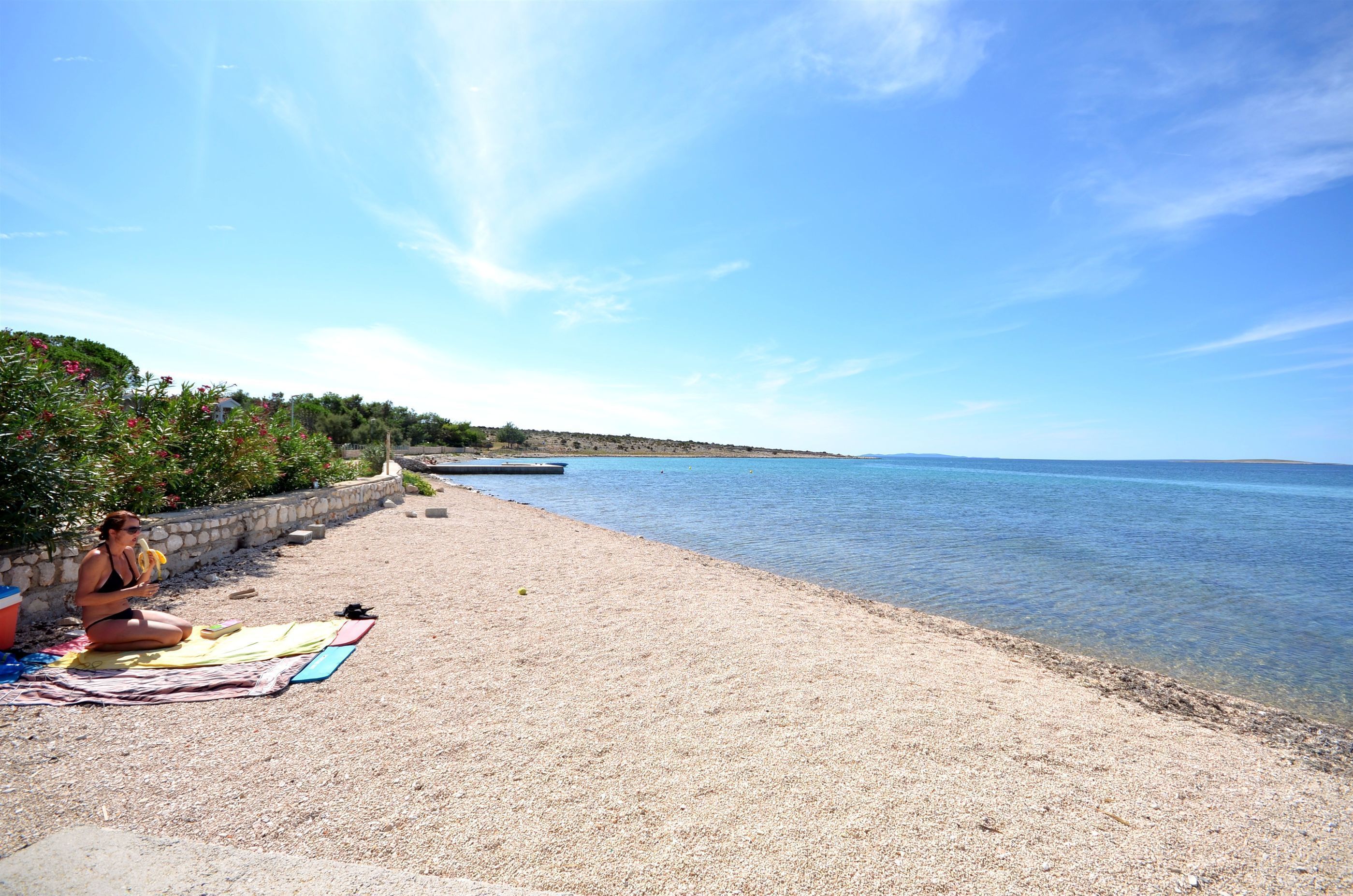 Una spiaggia nelle vicinanze