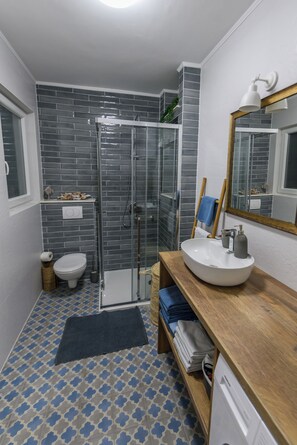 Apartment (A1) | Bathroom
