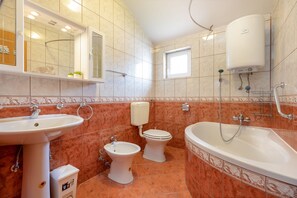 Apartment (A3) | Bathroom