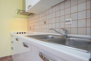 Apartment (A2) | Private kitchen