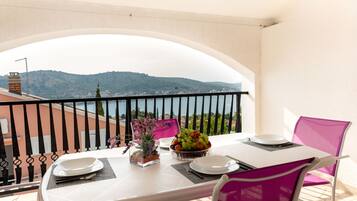 Apartemen (A3) | Teras/patio