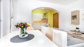 Apartment (A3) | Dining
