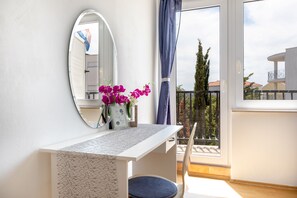 Apartment (A2) | 3 bedrooms, free WiFi - Apartments Maja (Rogoznica)
