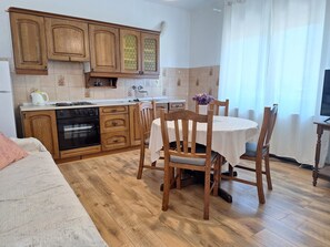 Apartamento (A3) | Cocina privada | Frigorífico pequeño