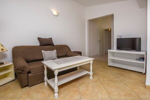 Apartment (A10) | Living room