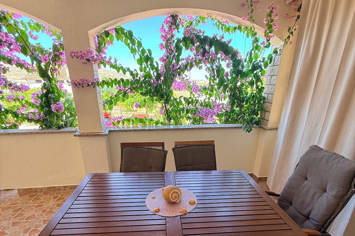 Apartment (A3) | Outdoor dining
