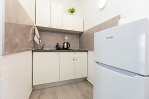 Studio (A2) | Private kitchen