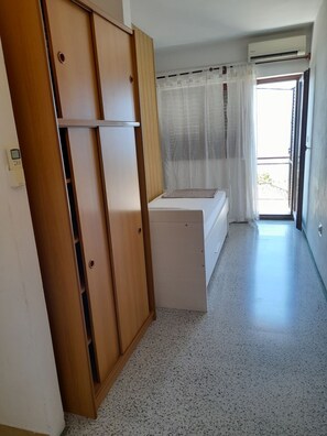 Studio (A3) | Hallway