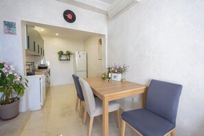 Apartment (A1) | Speisen