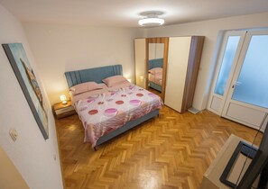 Apartment (A1) | Bügeleisen/Bügelbrett, kostenloses WLAN, Bettwäsche