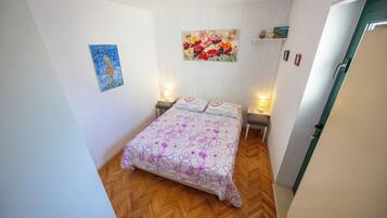 Apartment (A1) | Bügeleisen/Bügelbrett, kostenloses WLAN, Bettwäsche