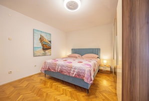Iron/ironing board, free WiFi, bed sheets - Apartments Fontana (Baska Voda)