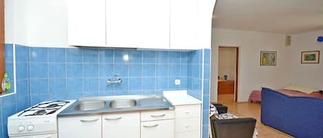 Cuisine privée | Réfrigérateur, plaque de cuisson