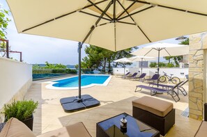 Outdoor pool - Apartments Edita (Trogir)