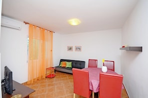 TV - Apartments Jadranka (Rogoznica)