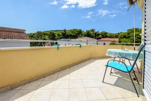 Apartment (A1) | Balkon