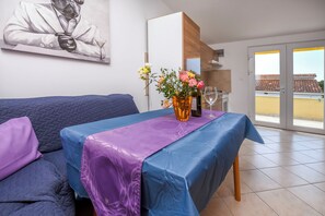 Apartment (A1) | Dining