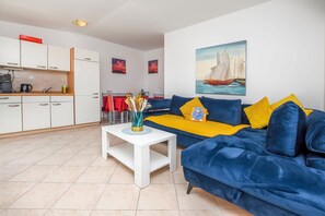 Apartment (A2) | Private kitchen | Fridge, stovetop, espresso maker, coffee/tea maker