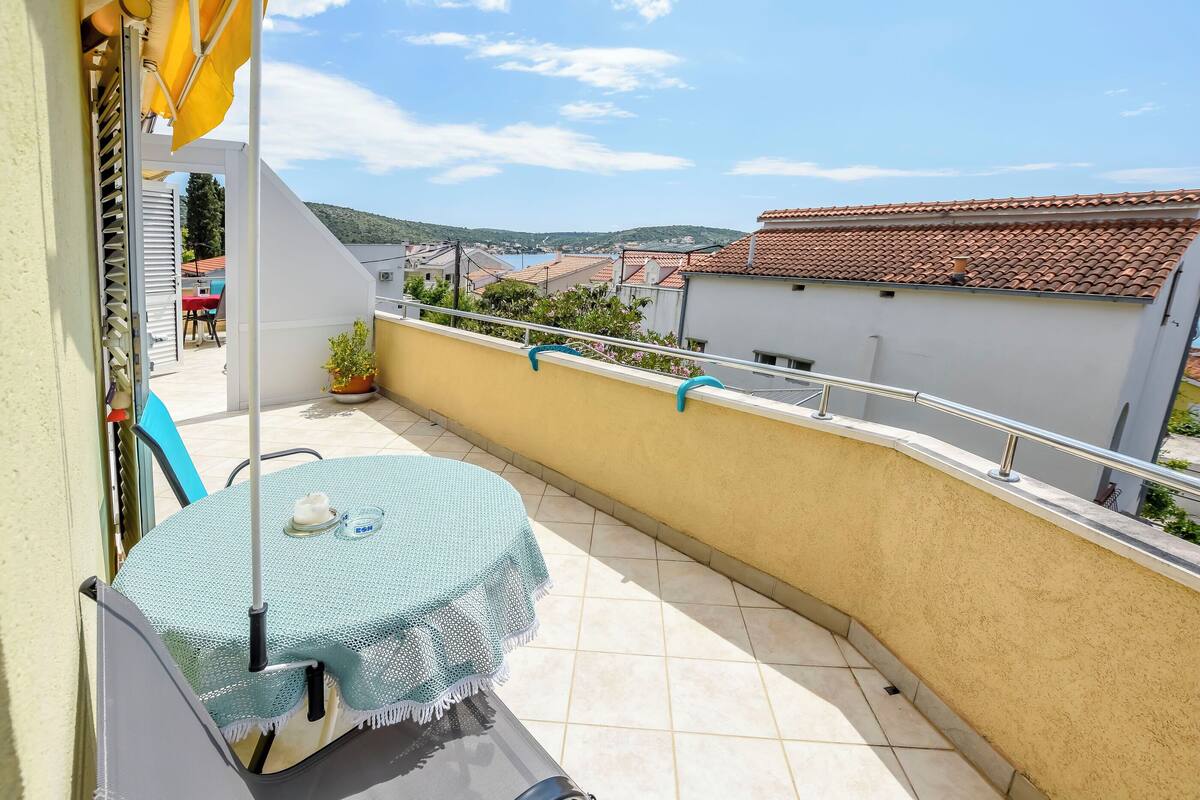 Apartment (A1) | Balkon